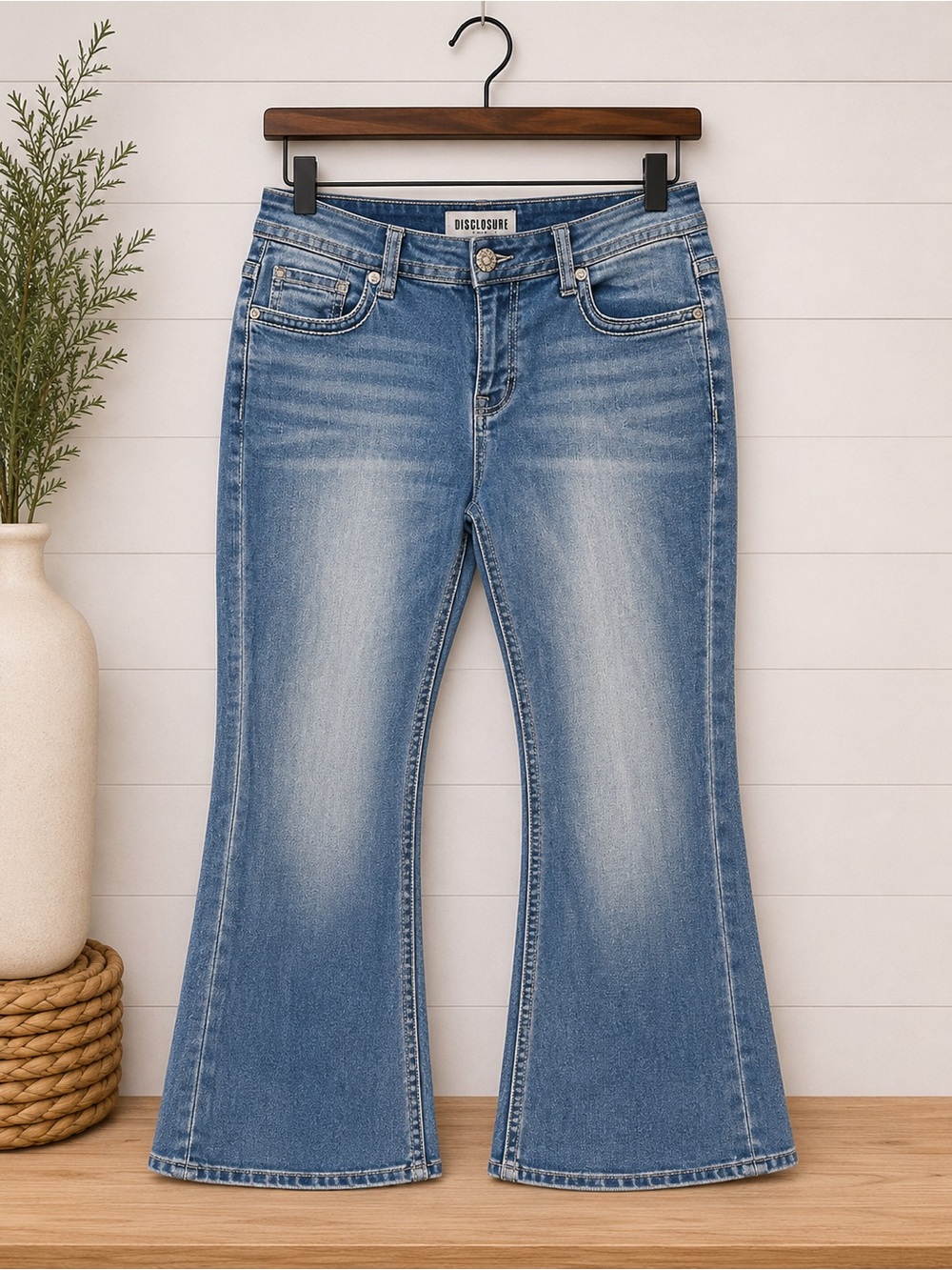 Disclosure Women’s Bootcut Jeans Size 15/32 Medium Wash Waist 34 Inseam 30 (J3)